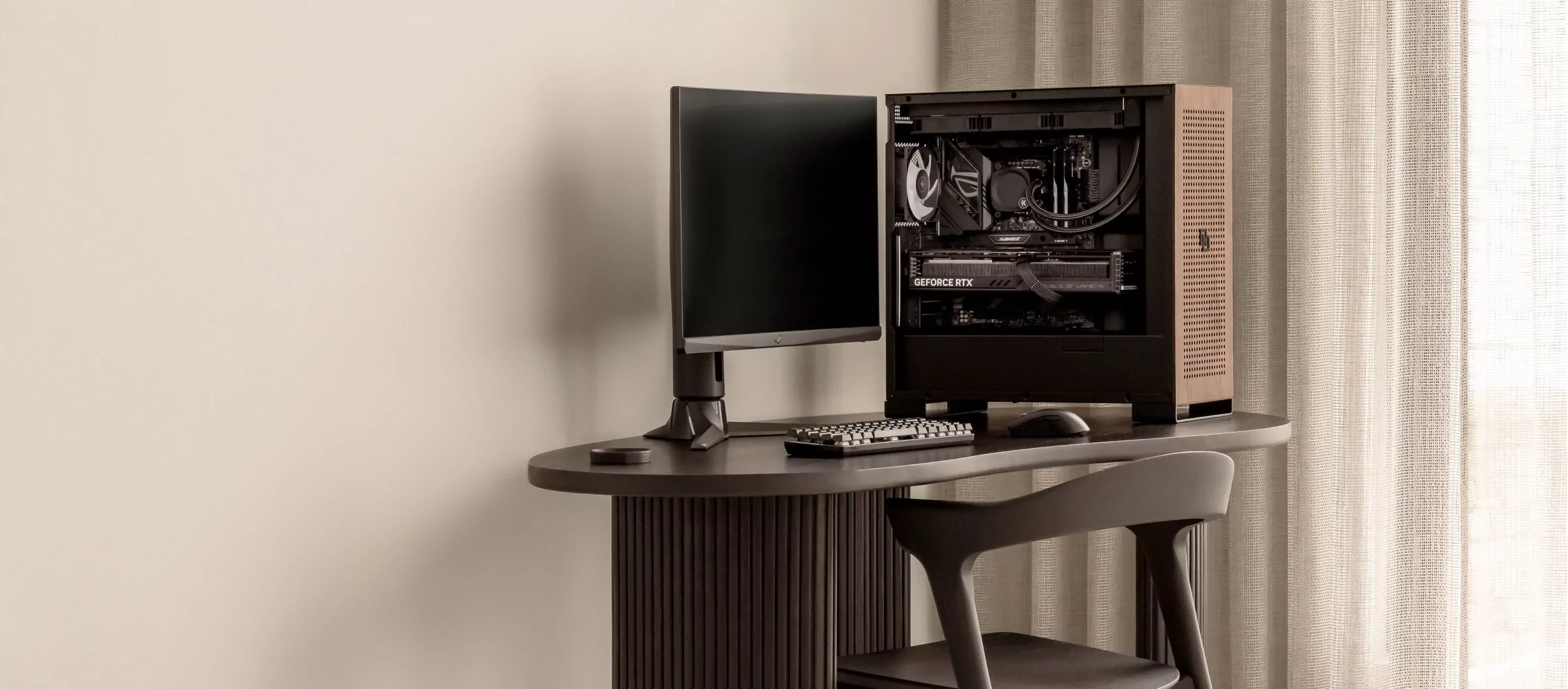 Lifestyle With Desk High-End Gaming PC Njord Maxx